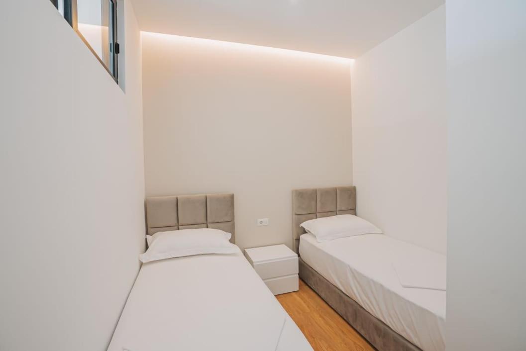 Jd Luxury Apartments Vlorë Buitenkant foto